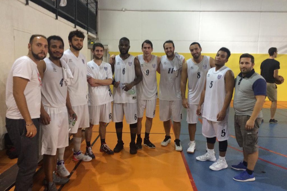 Les Cerfs gagnent le derby 65-60 et continuent leur série de victoires